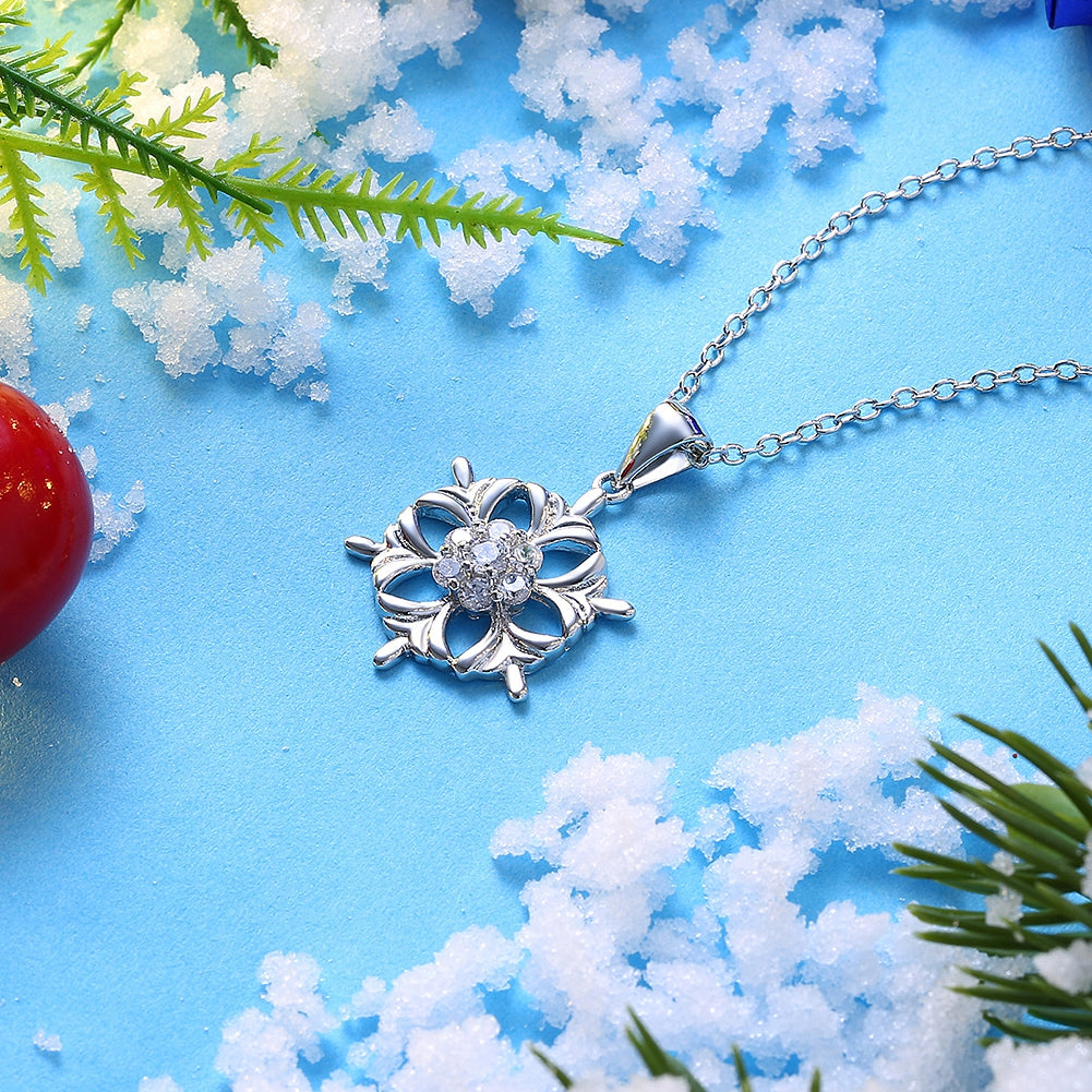Inari Adorns A Zircon Christmas Necklace in The Shape of A Snowflake